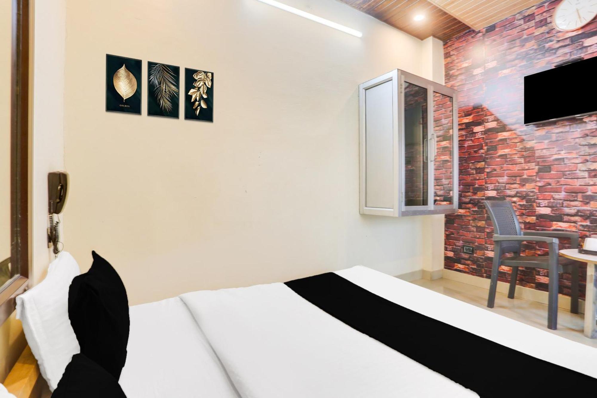 Super Hotel O Jamrani Formerly White House Haldwani Bagian luar foto